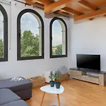 아파트 Flateli La Barca 8